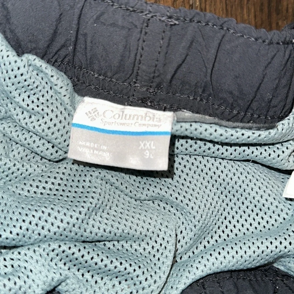 Columbia men’s black shorts size xxlarge